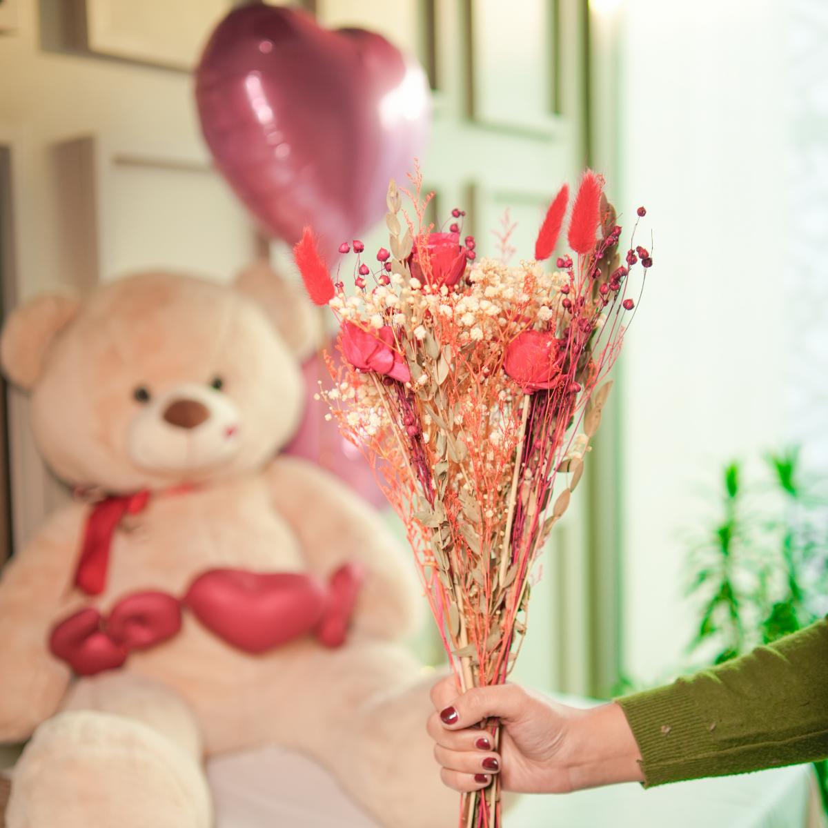 Forever Roses Dried Flower Bunch | Long-Lasting Aesthetic Rose Arrangement for Home Decor & Gifting – ArteCasa - https://artecasa.in/