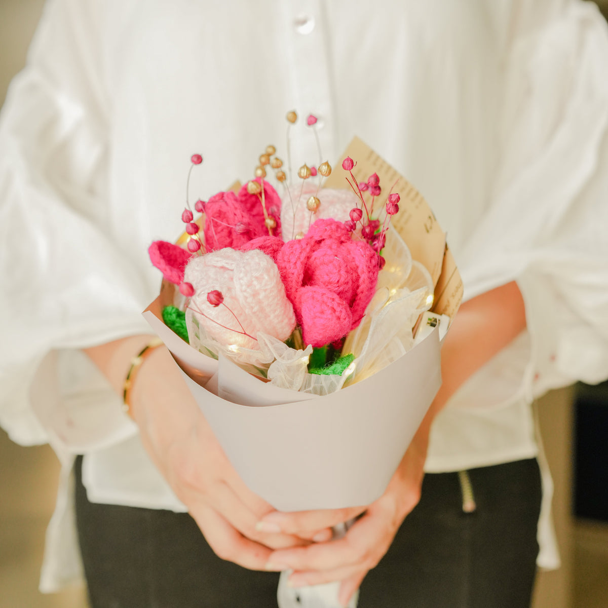 Hooked on Petals bunch - https://artecasa.in/