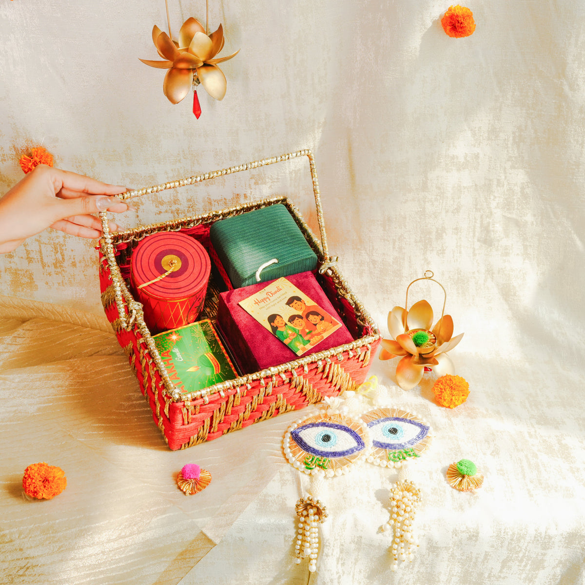 Crimson celebration diwali hamper - https://artecasa.in/