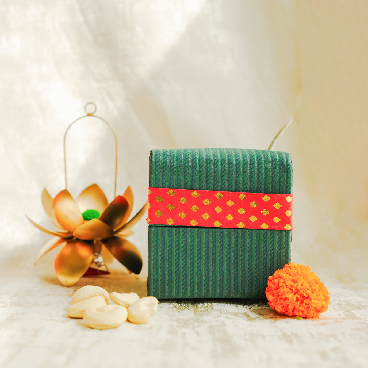 Crimson celebration diwali hamper - https://artecasa.in/