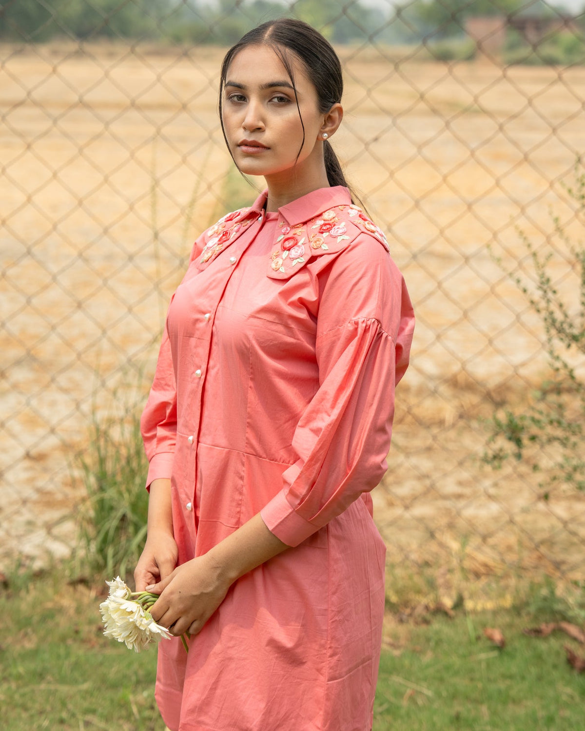 Kaii Hand-Embroidered Short Dress – hand-embroidered 100% cotton – RASRA MAI