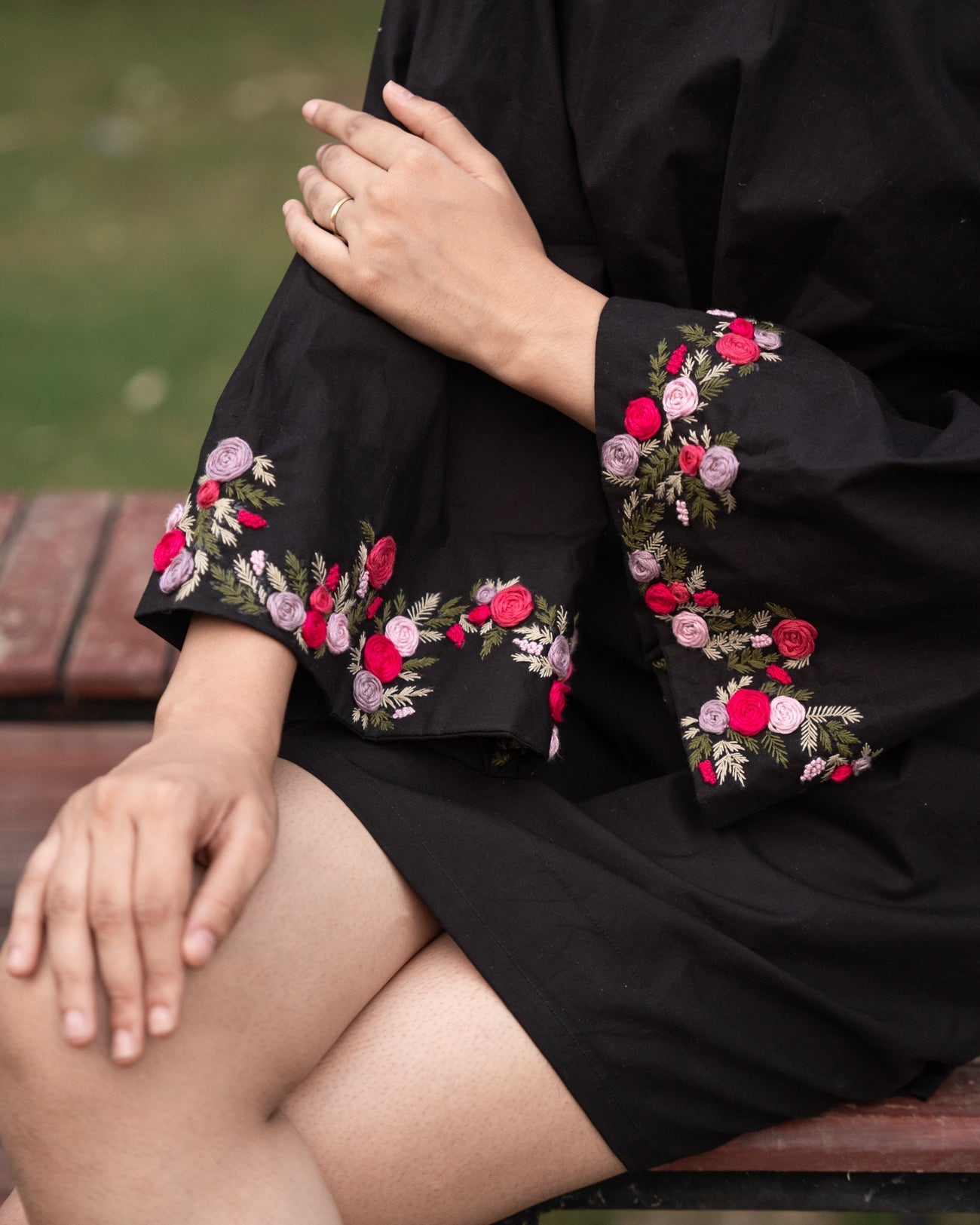 Eshaa Hand-Embroidered Short Dress – hand-embroidered 100% cotton – RASRA MAI