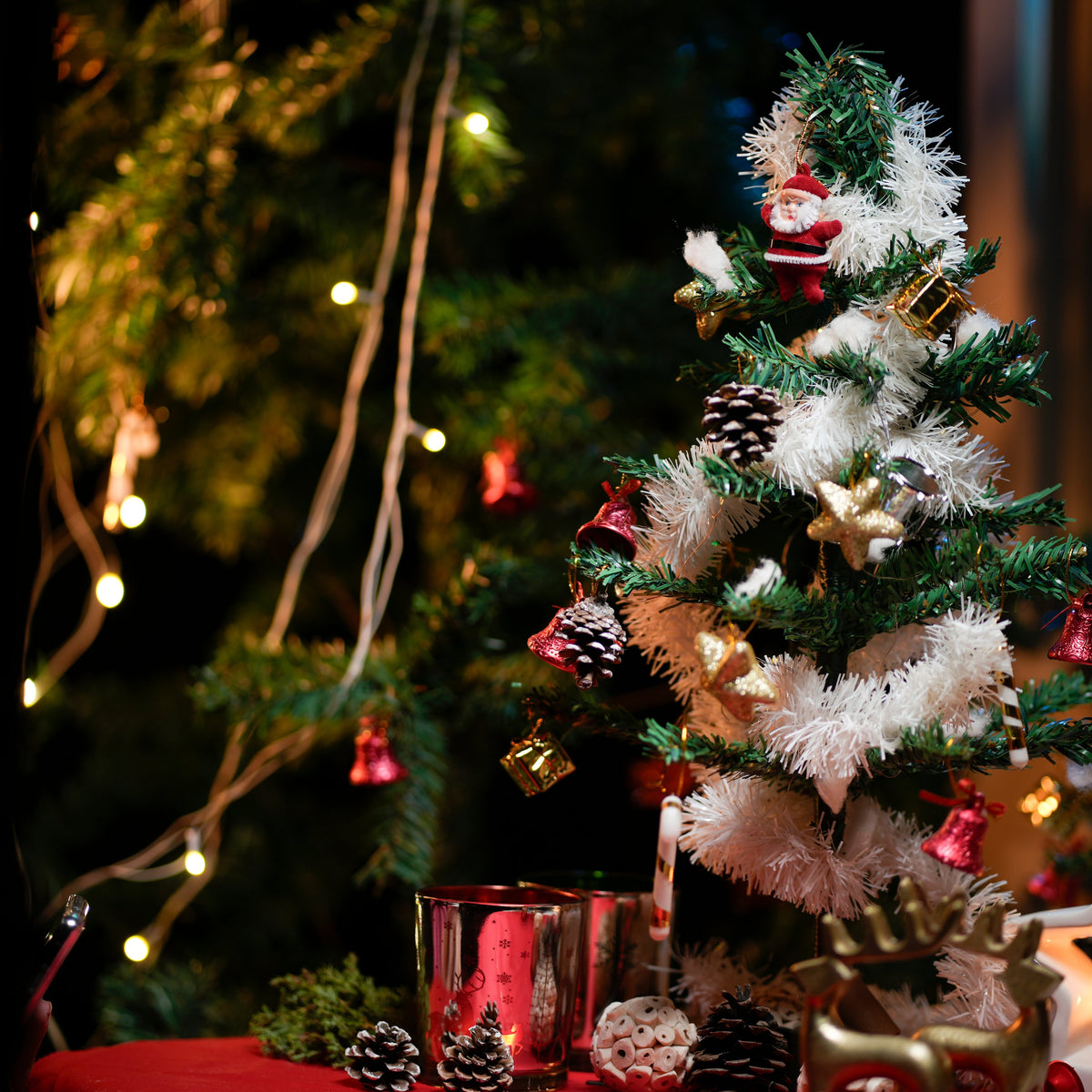 Big foldable christmas tree with 15 ornamnets - https://artecasa.in/