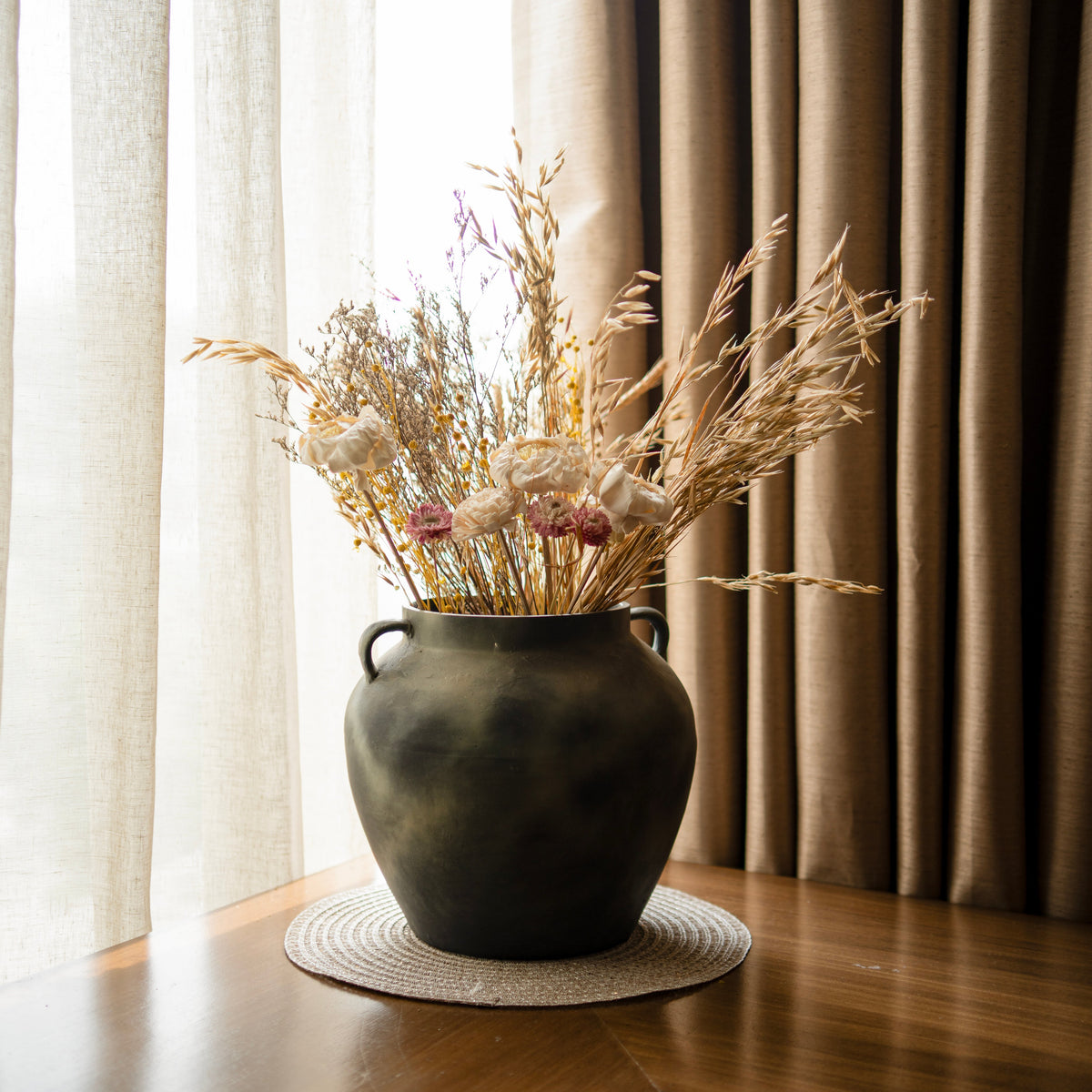 Antique Grace Vase with Dried Flower Bunch | Aesthetic Ceramic Vase Decor for Home & Gifting – ArteCasa - https://artecasa.in/
