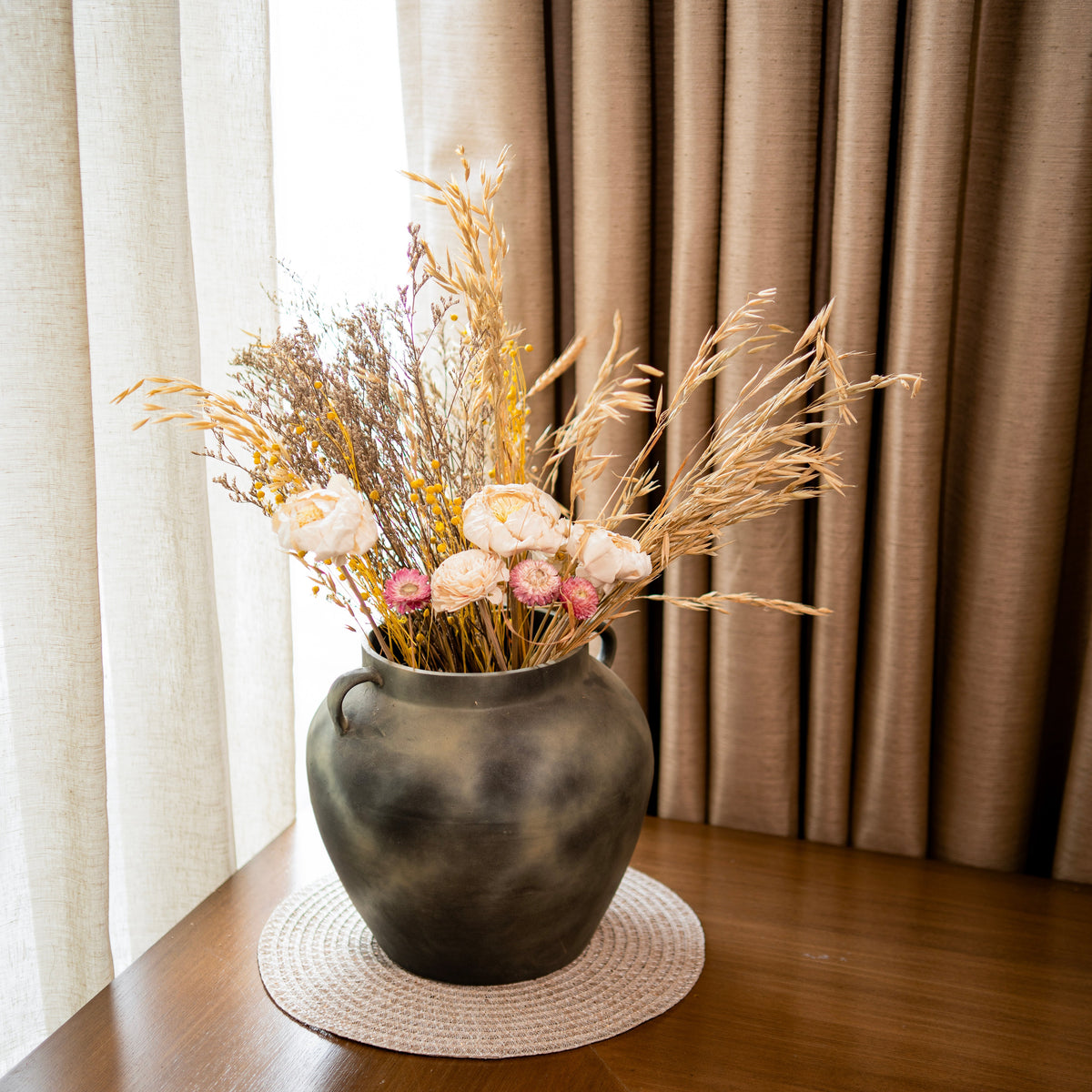 Antique Grace Vase with Dried Flower Bunch | Aesthetic Ceramic Vase Decor for Home & Gifting – ArteCasa - https://artecasa.in/