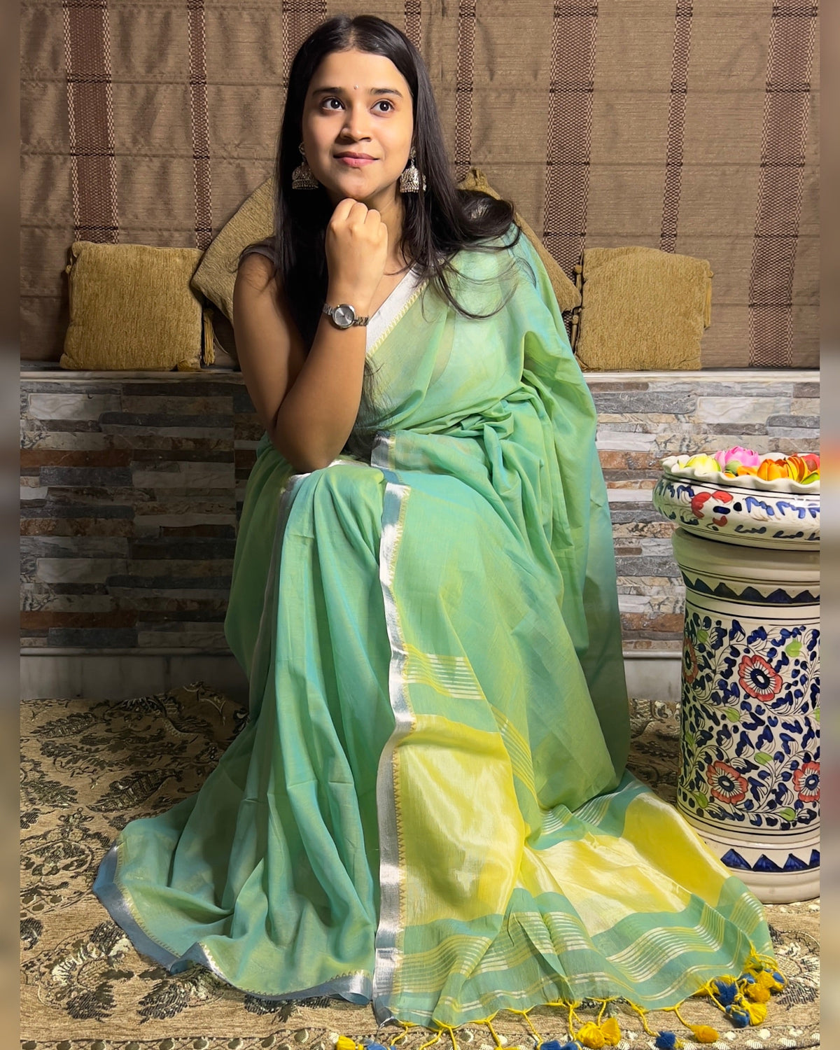 Soft and comfortable dual tone green yellow  mangalgiri handloom cotton saree with zari velvet border and aanchal yellow
