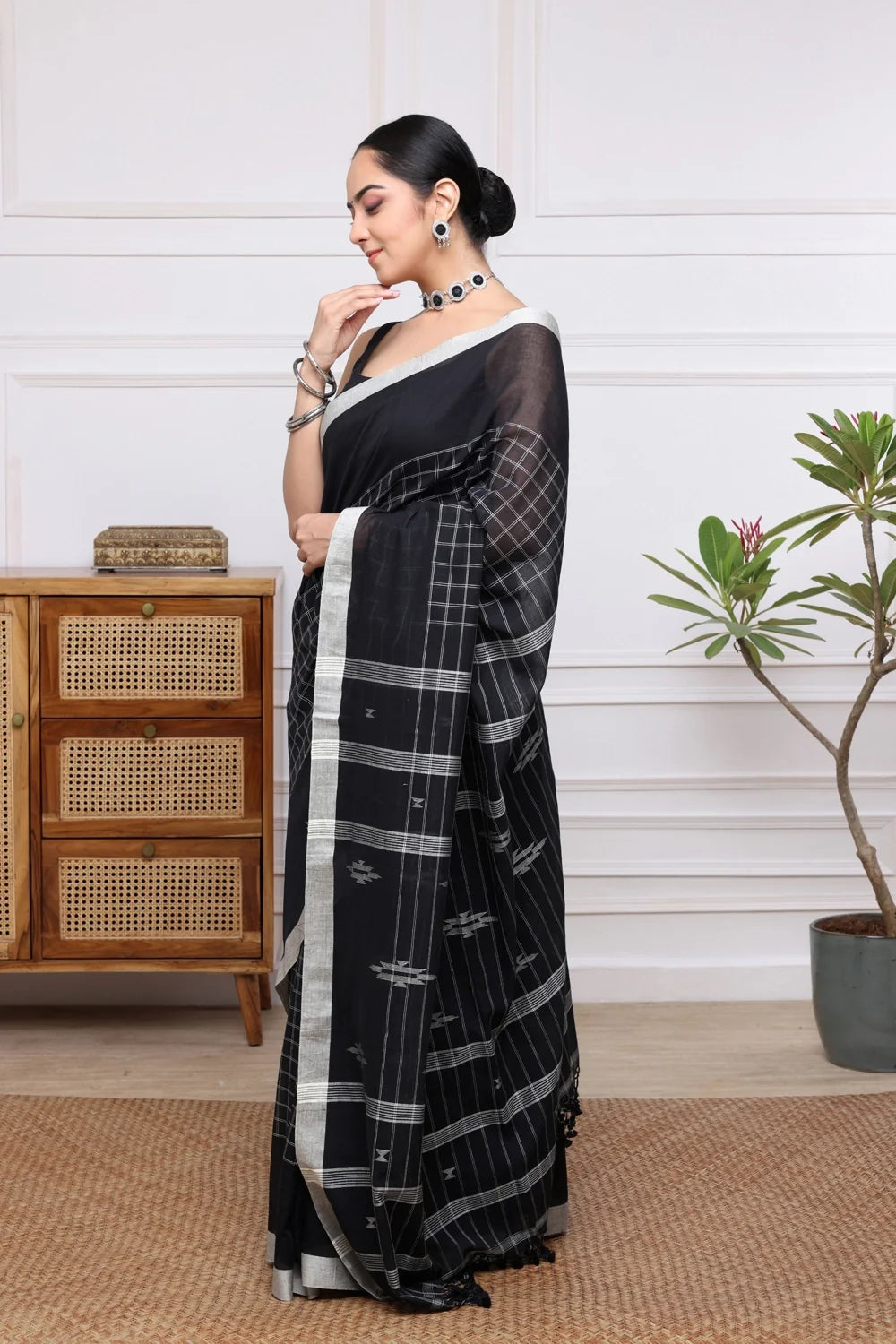 Handloom Black Check Mulmul Jamdani Saree-Sutra Art of Clothing