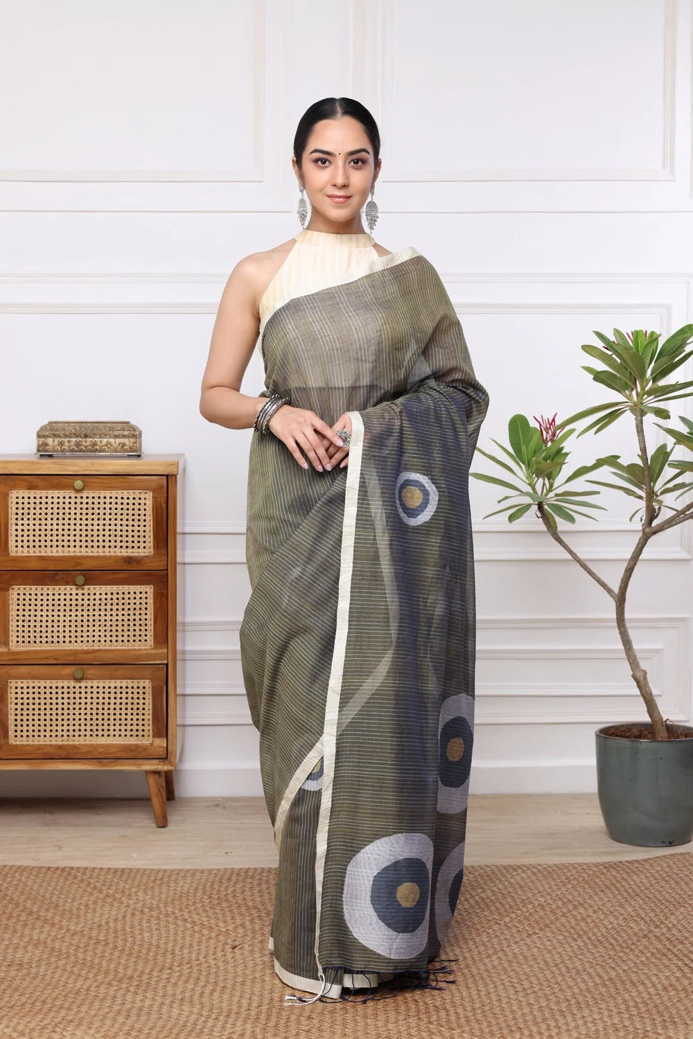 Handloom Olive Green Stripes Mul Cotton Eye Ball Saree-Sutra Art of Clothing