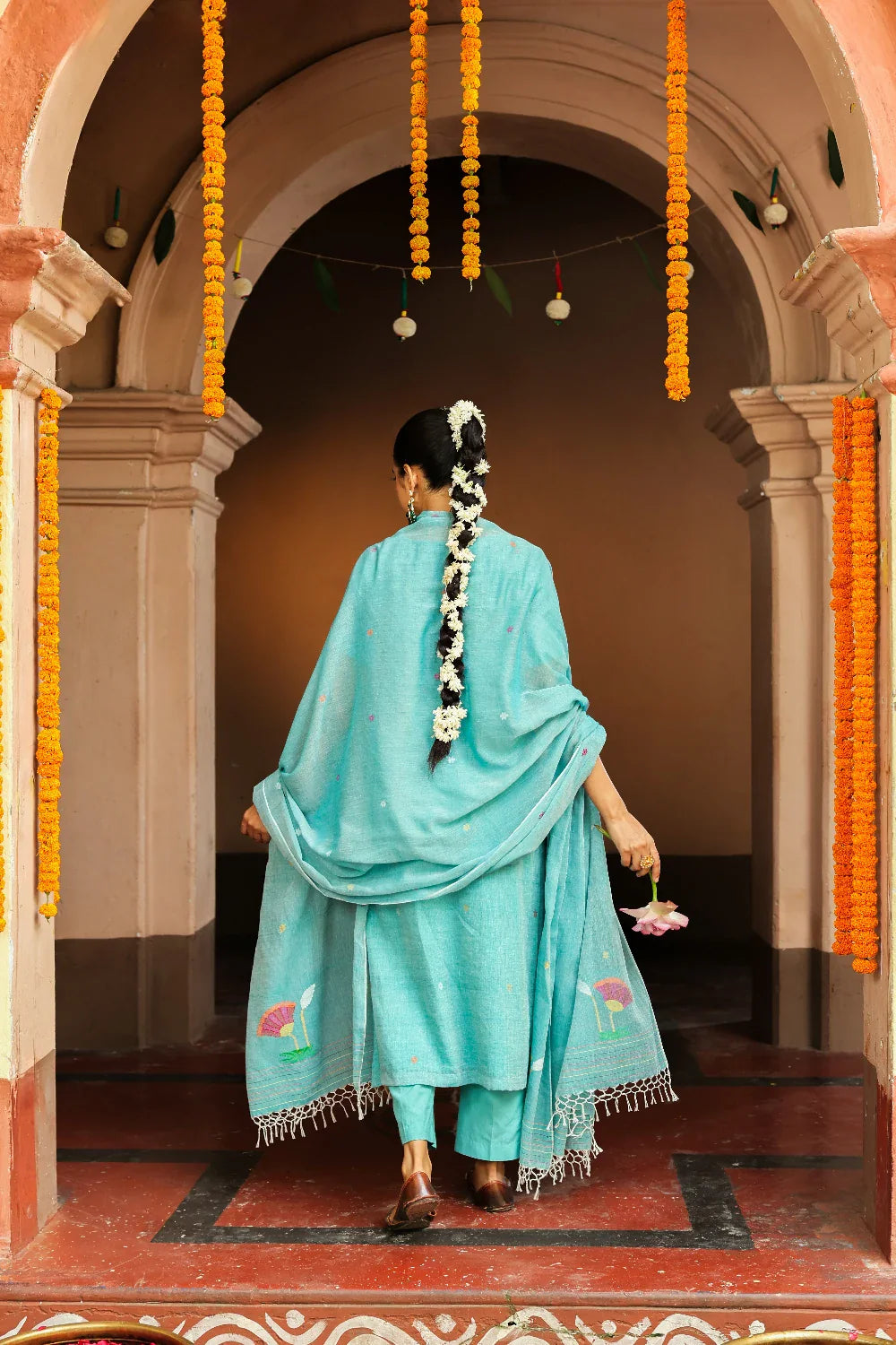 Back View of Handloom Green Pure Cotton Jamdani Kurta Set with Dupatta