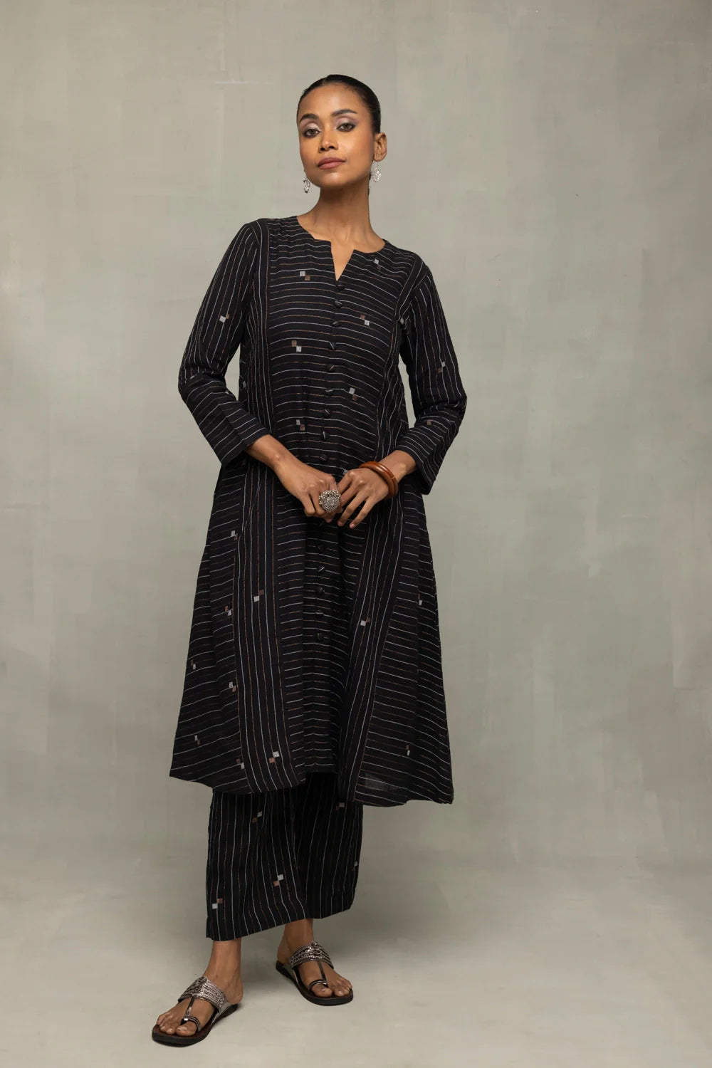 Black Handwoven Jamdani Co-ord Set with Metallic Bronze Silver Zari Motifs