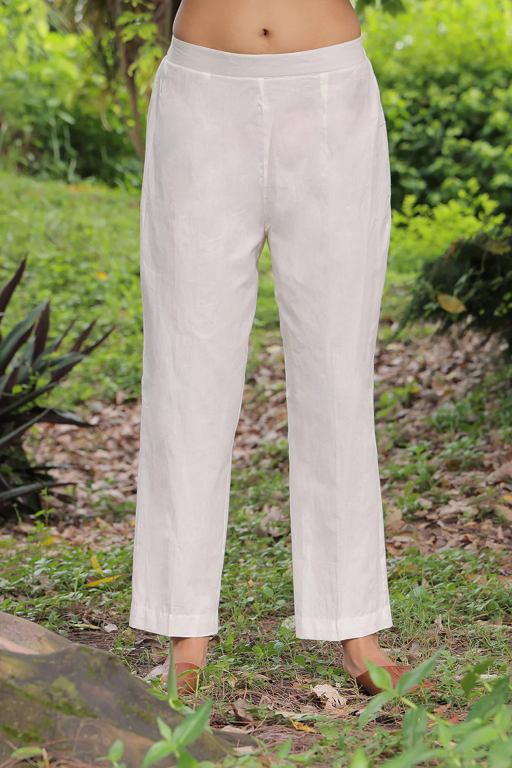 Close Up of Heart Motif Jamdani Weave on Off White Pure Cotton Kurta