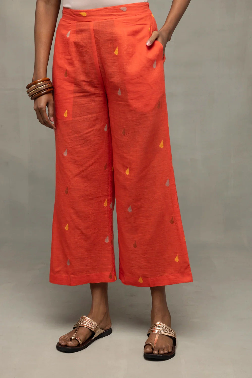 close-up-of-jamdani-weave-motifs-on-coral-a-line-co-ord-set