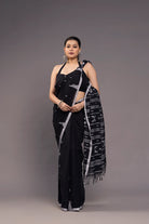 Close Up of Jamdani Weave on Black Handloom Cotton Saree