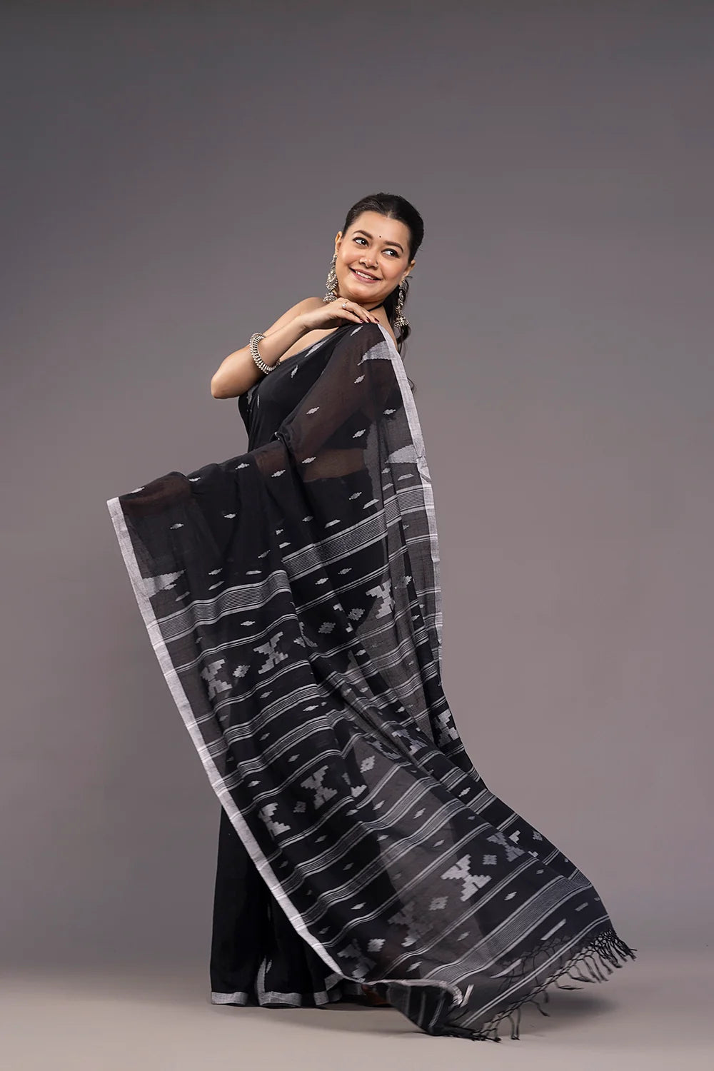 Elegant Black Soft Cotton Jamdani Saree for Festive Wear