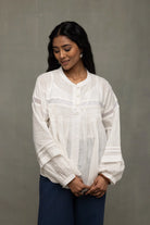 Elegant White Relaxed Fit Top for Casual Summer Wear