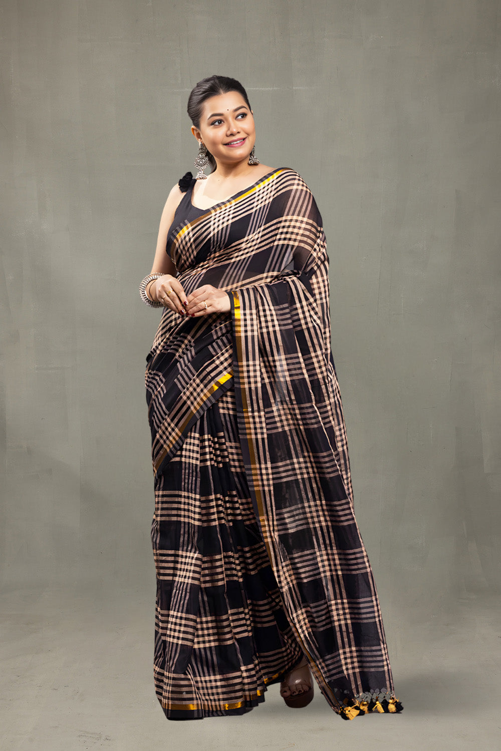 Handloom Black and Grey Check Mulmul Saree
