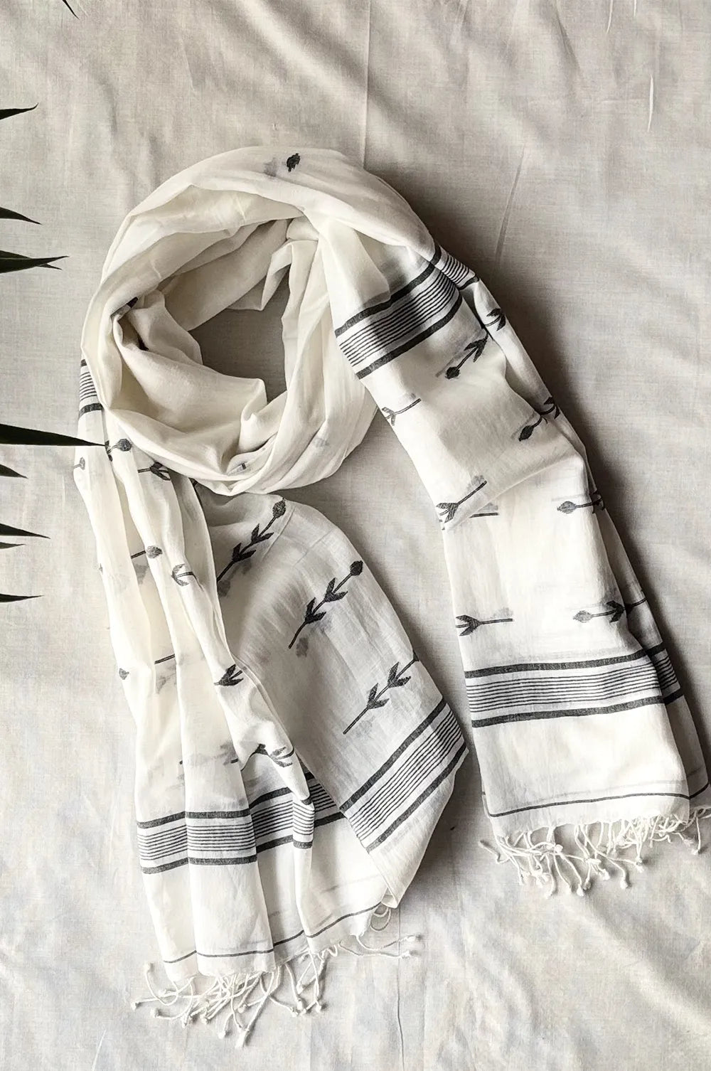 Handloom Warm White Lota Pata Jamdani Dupatta