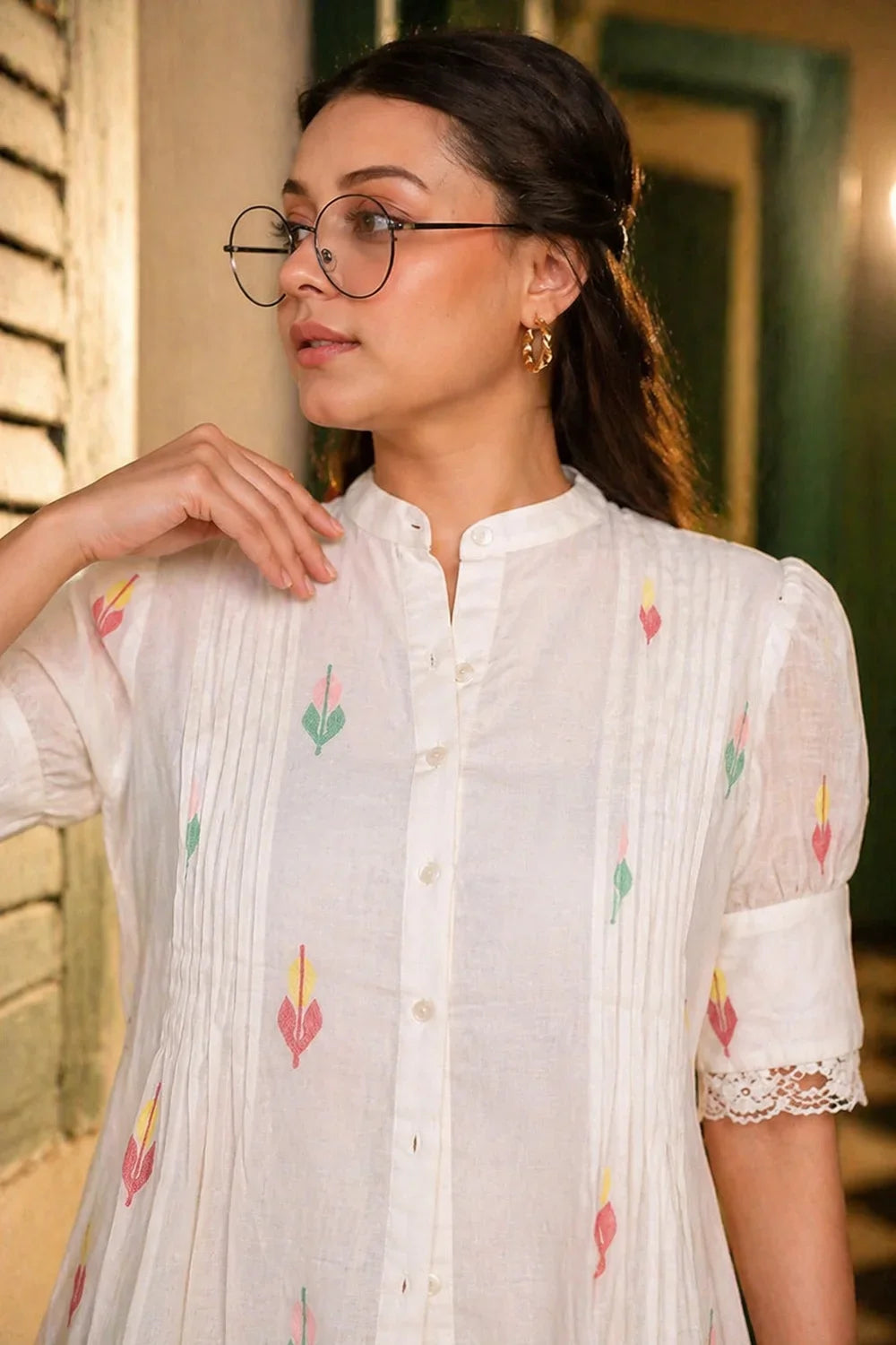 Handwoven Whimsy White Jamdani Top for Casual Everyday Wear