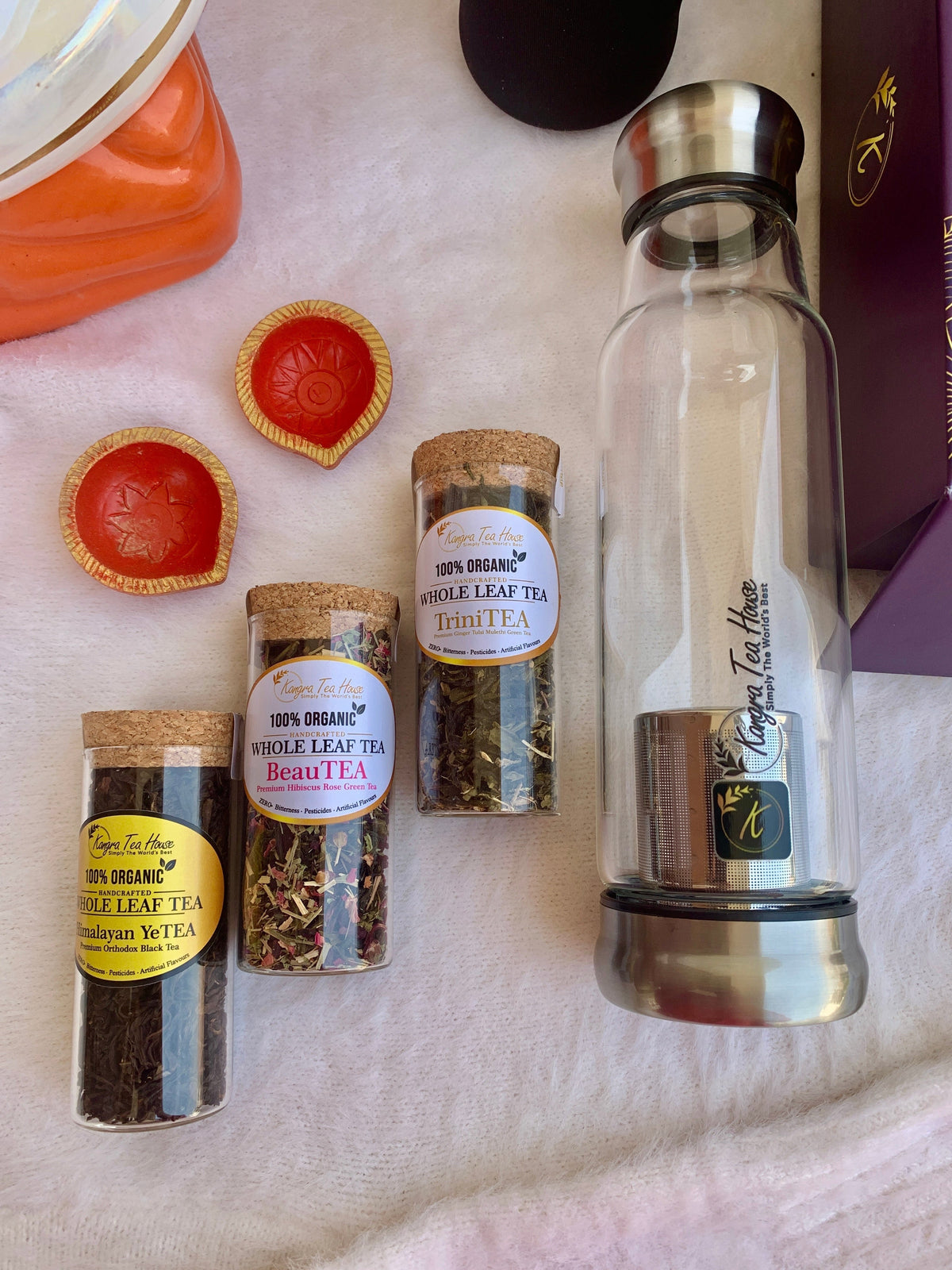 Festive Premium tea gift box – 3 organic Kangra teas with elegant glass infuser