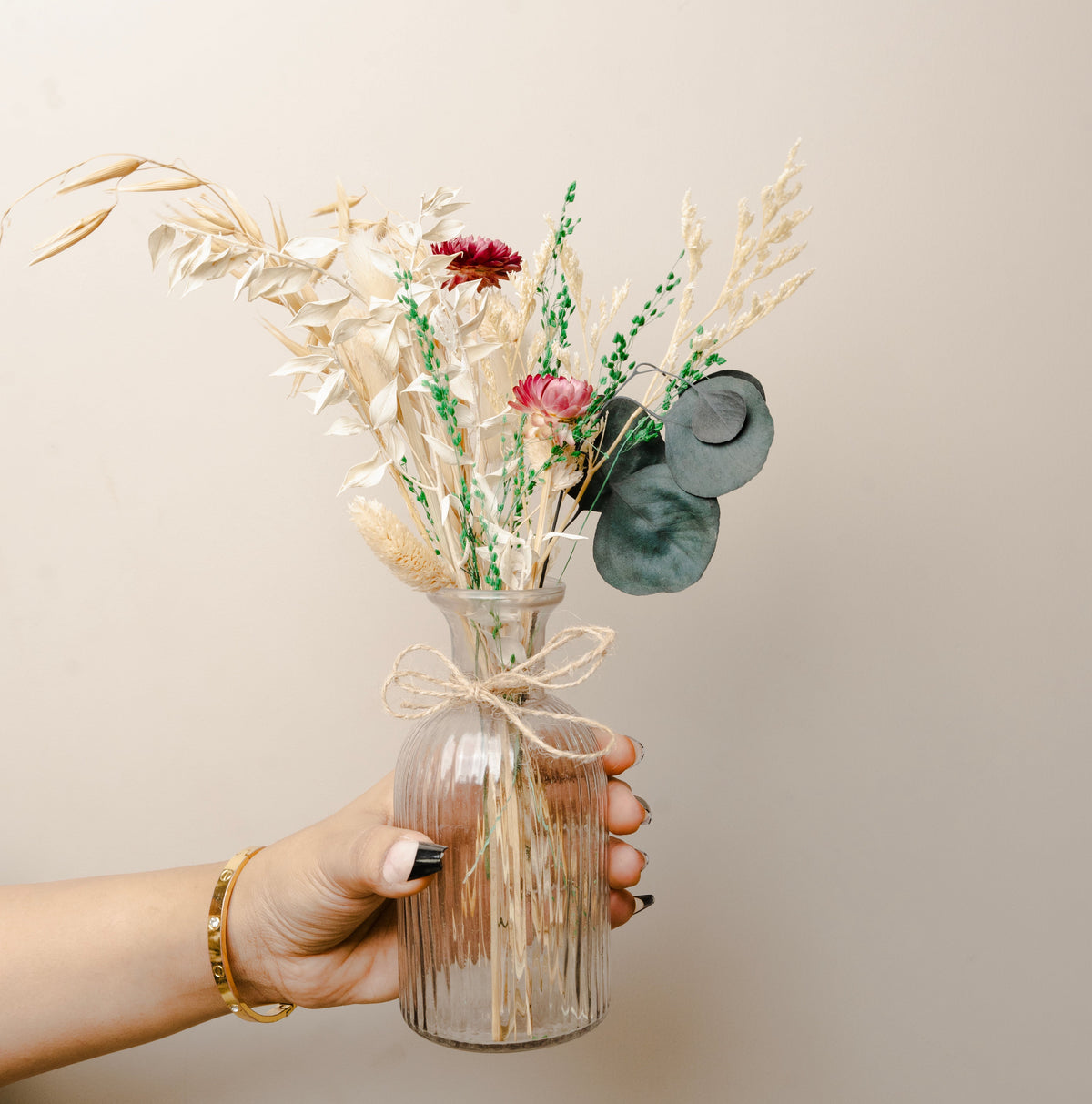 Crystal Bloom Clear Glass Vase with Dried Flowers | Modern Home Décor - https://artecasa.in/