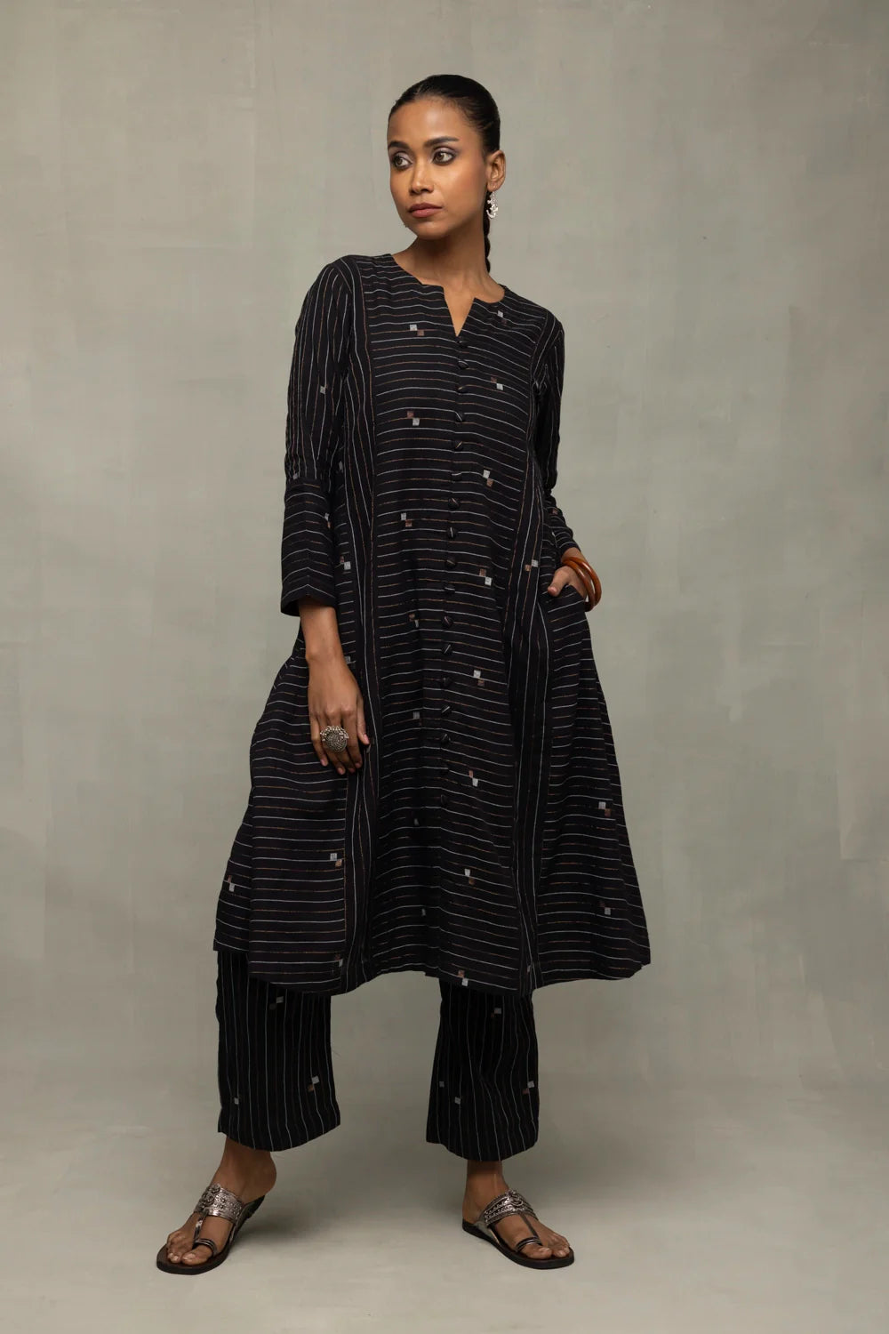 Lightweight Black Jamdani Co-ord Set with Metallic Motifs for Everyday Wear