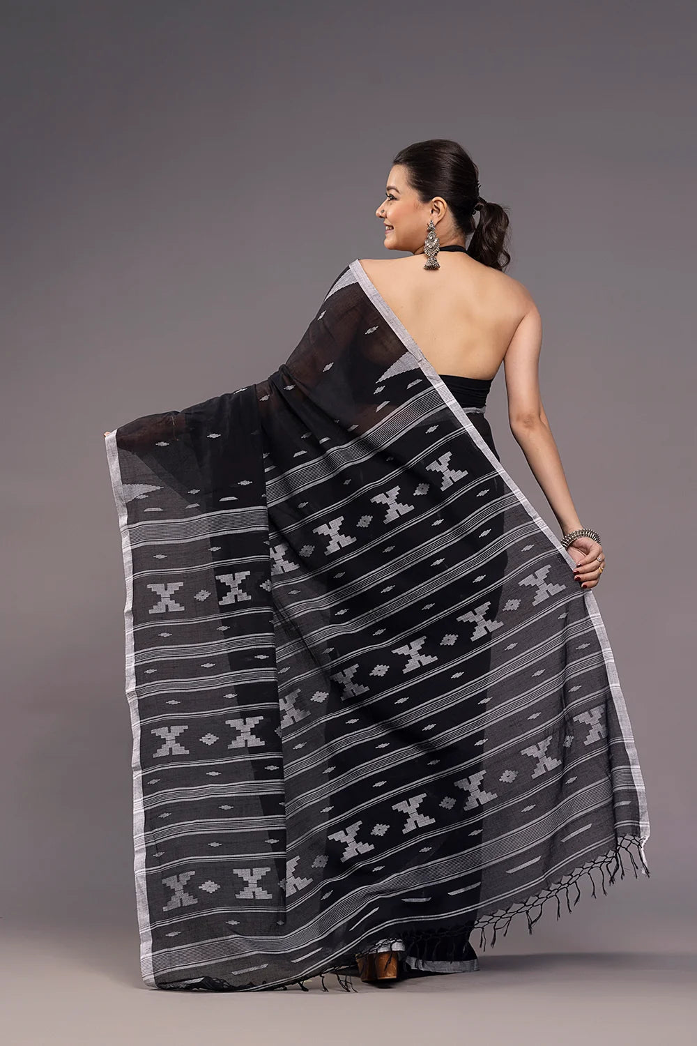 Lightweight Breathable Black Jamdani Saree for Everyday Wear