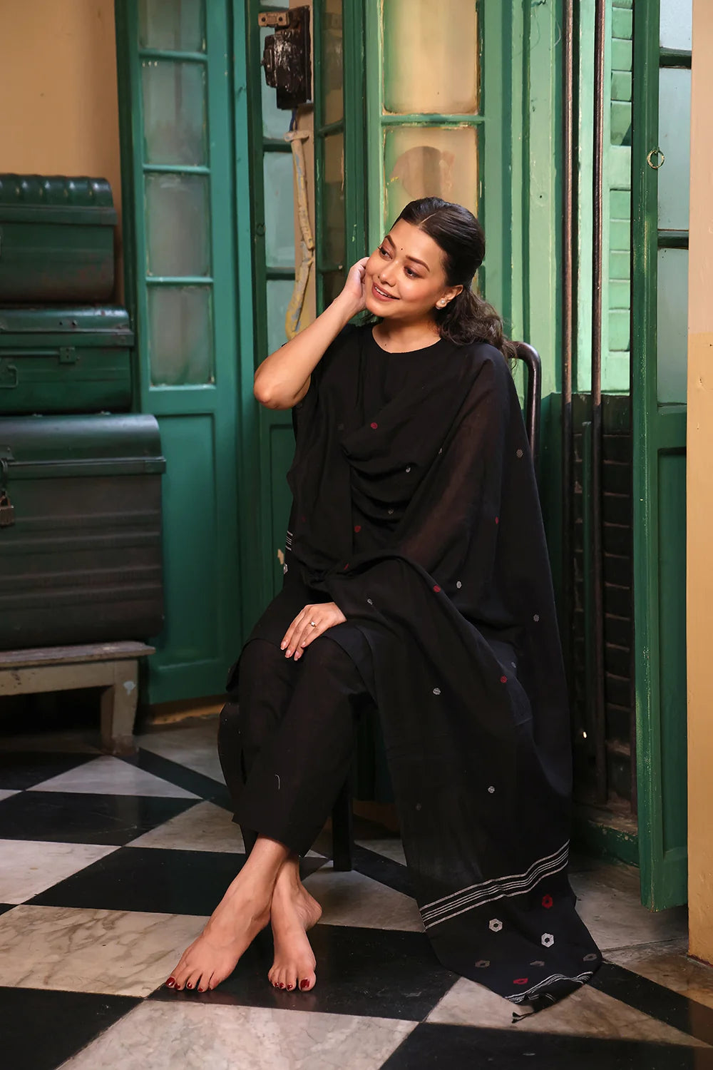 Lightweight Breathable Black Pure Cotton Kurta Set with Jamdani Dupatta for Everyday Wear