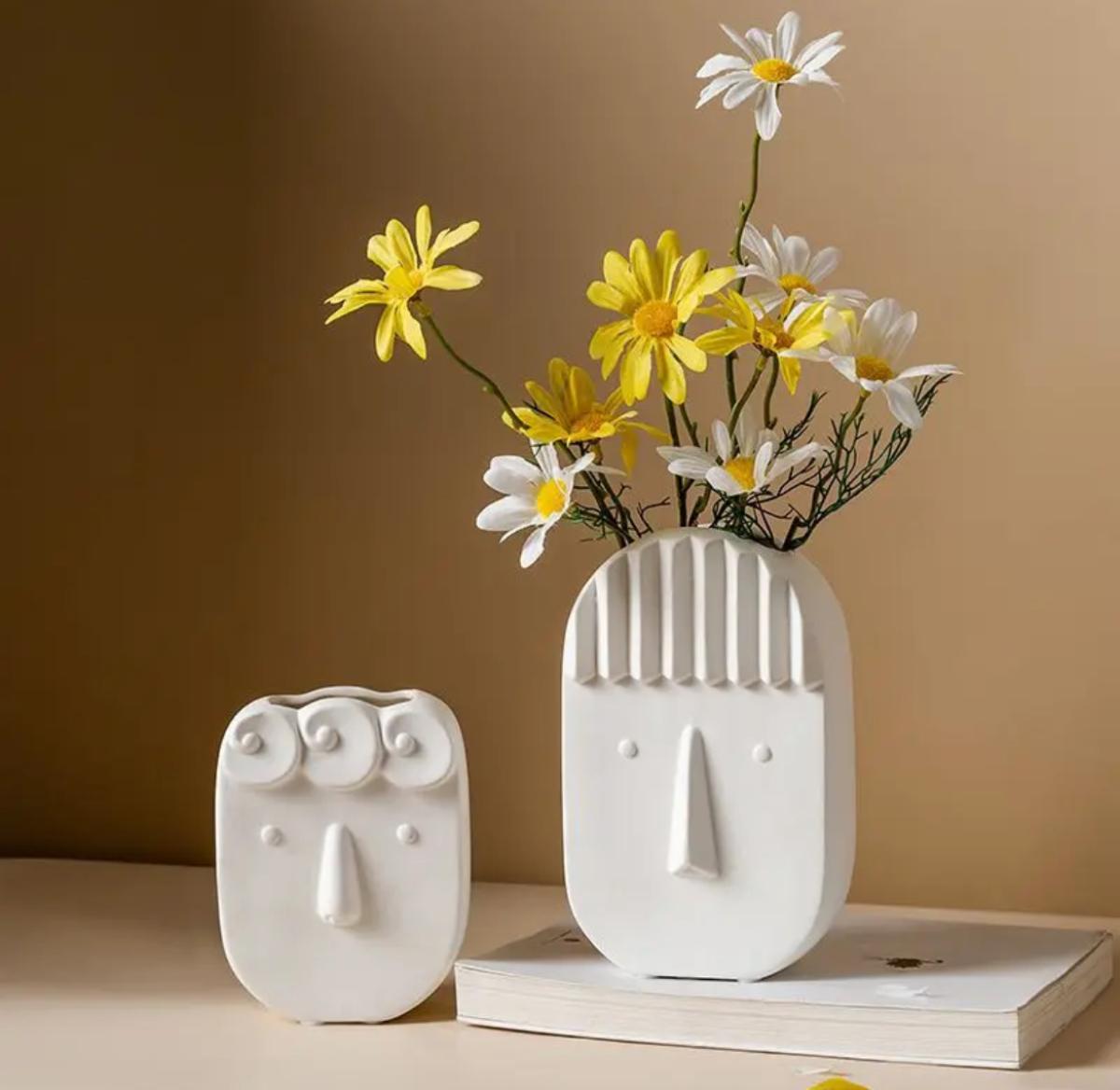 Modern Muse Vase-Medium - https://artecasa.in/